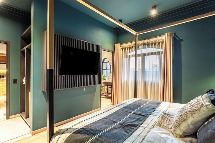 Room 4 of 49