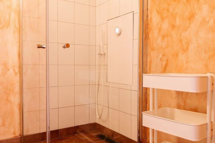 Room 43 of 89