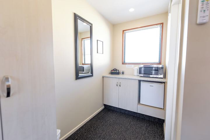 Room 4 of 36