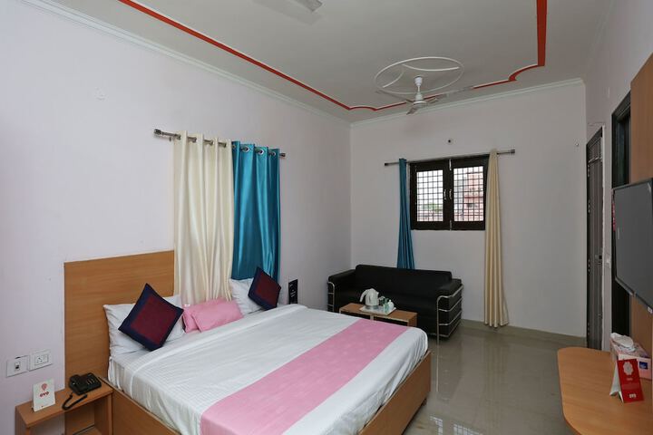 Room 14 of 36