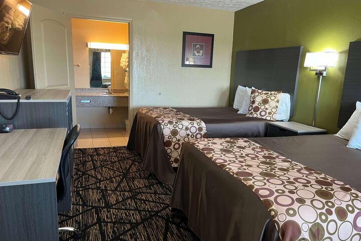Double Accessible Queen Size Bed (6 of 7)