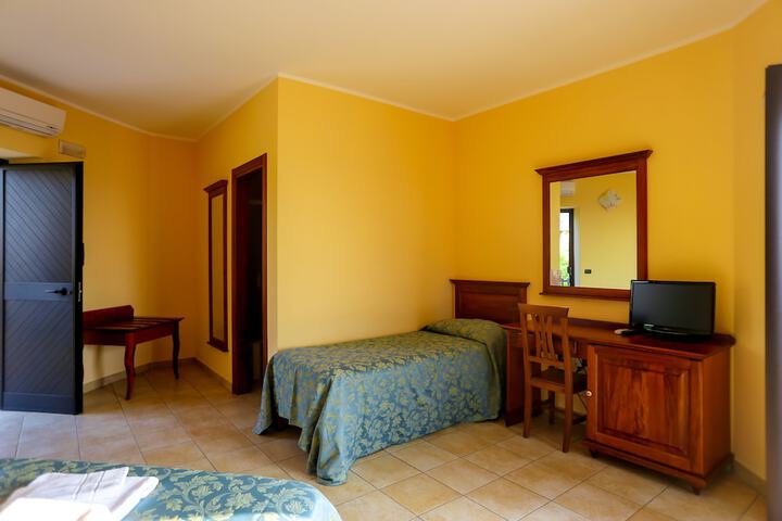 Room 14 of 35