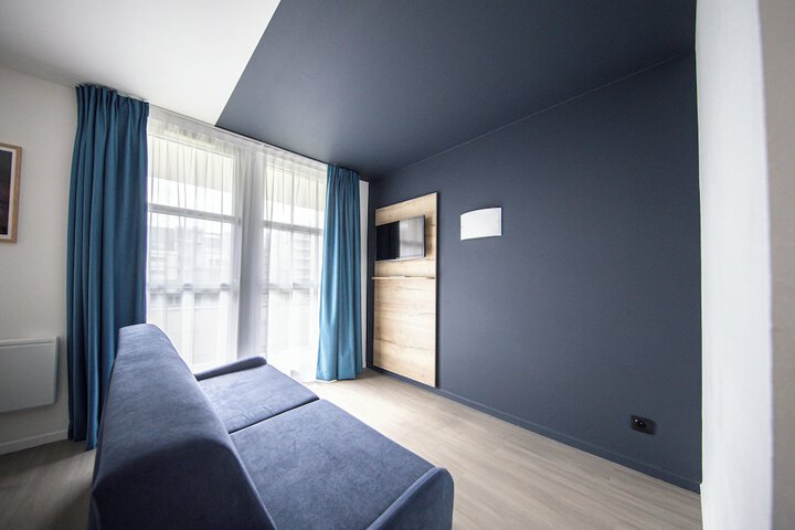 Room 30 of 42
