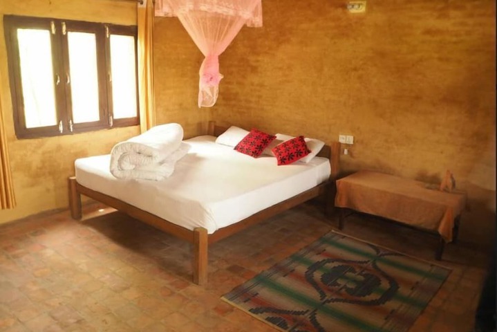 Room 6 of 6