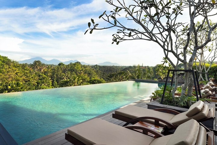 Pool 42 of 66