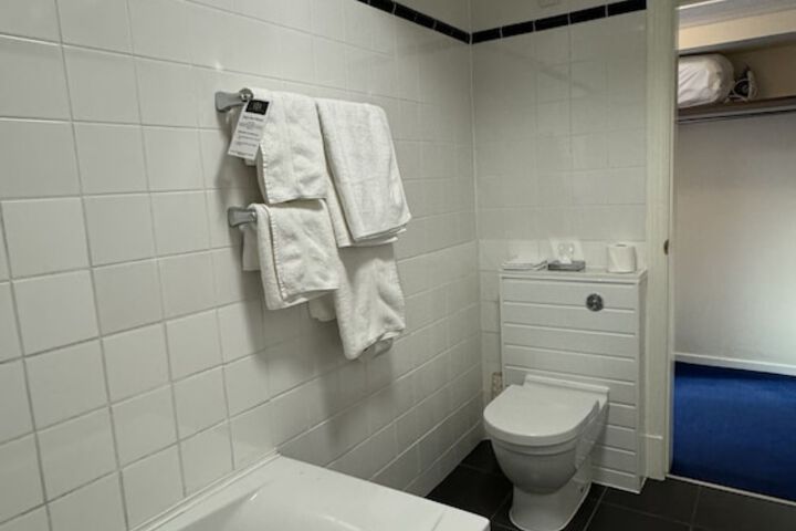 Room 134 of 208