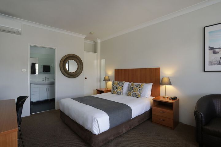 Room 6 of 31