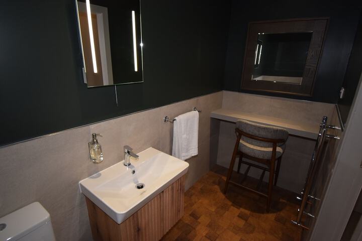 Room 10 of 23