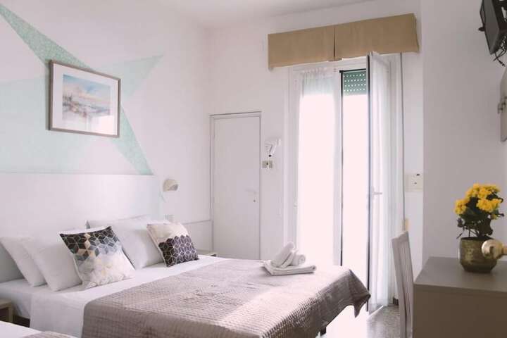 Room 7 of 27