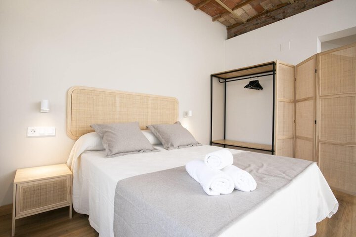 Room 2 of 20