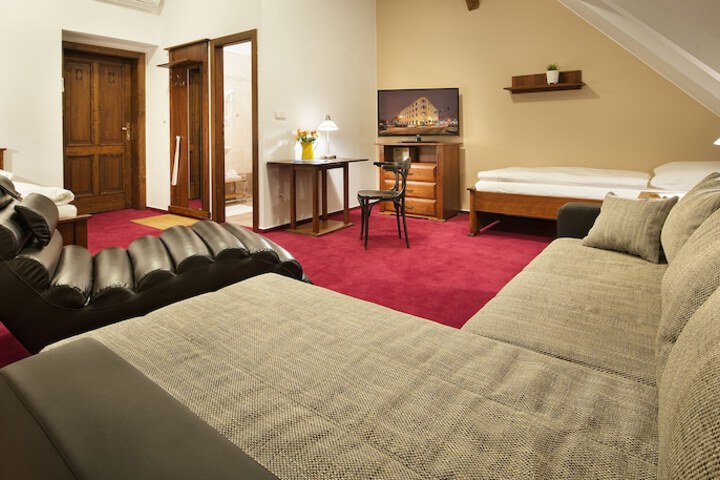 Room 8 of 47