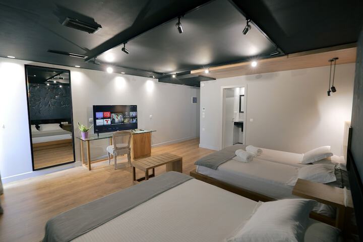 Room 7 of 148