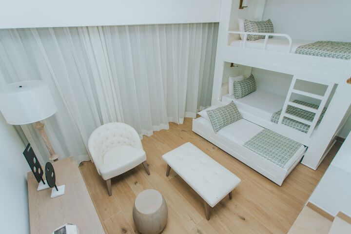 Room 17 of 155
