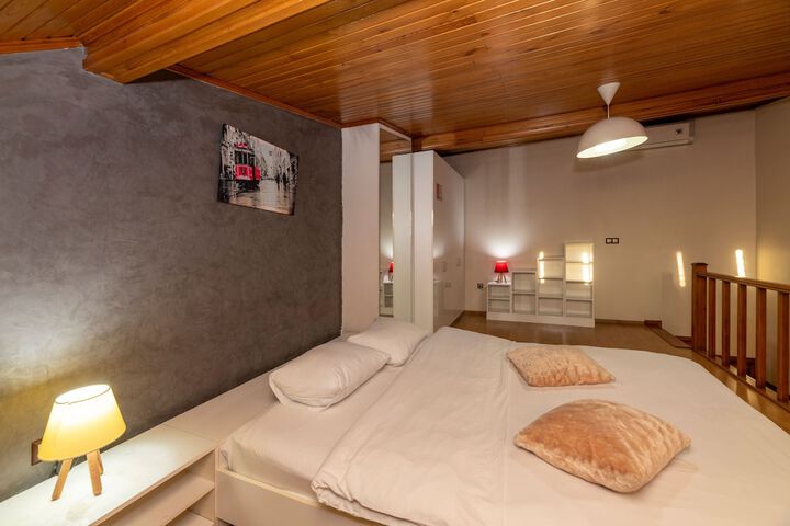 Room 38 of 138