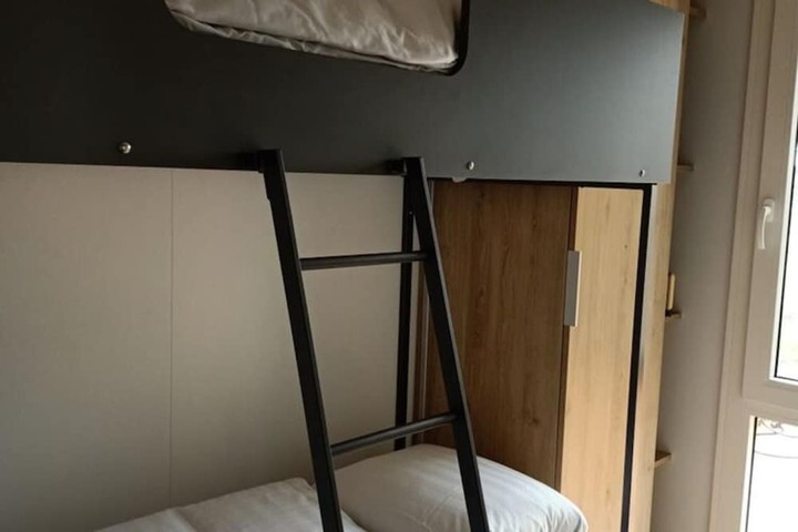 Room 3 of 39