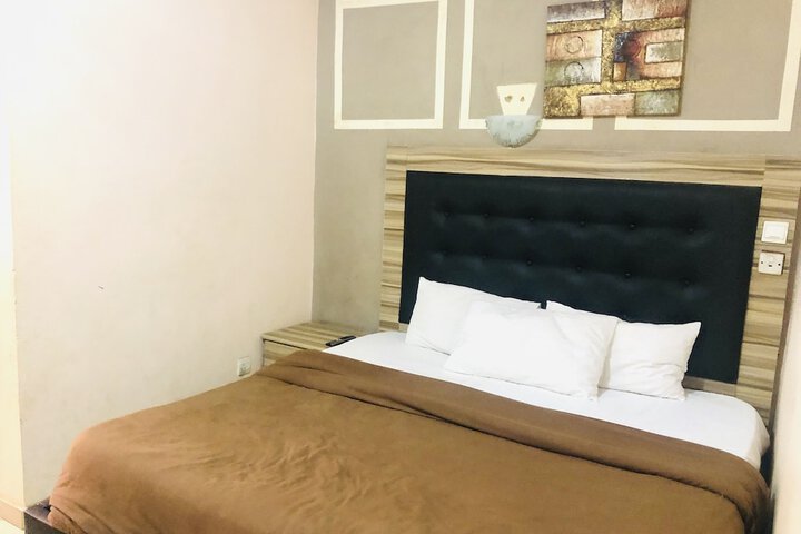 Room 21 of 40
