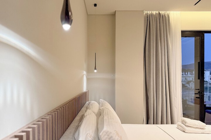 Room 111 of 165