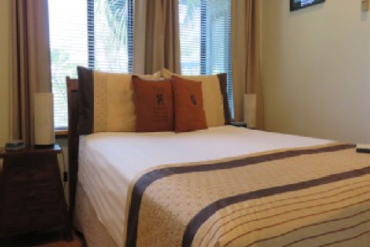 Room 33 of 144