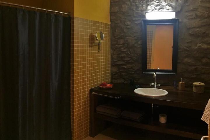 Room 2 of 22