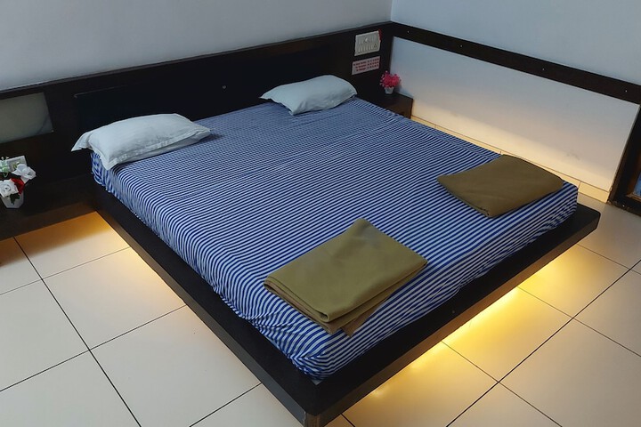 Room 26 of 65
