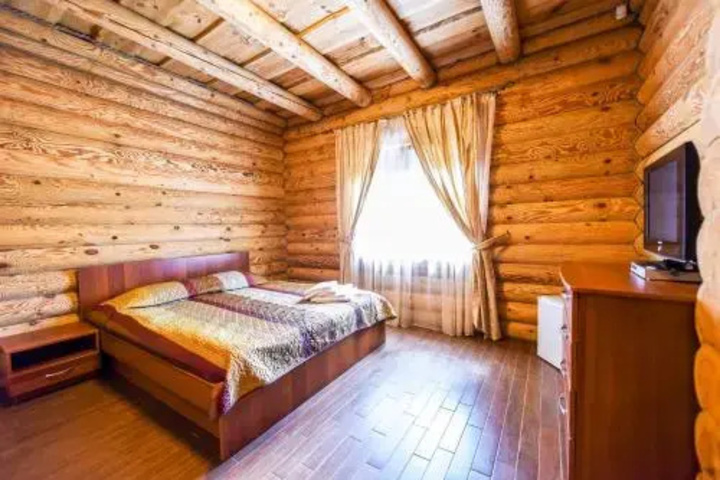 Room 3 of 9