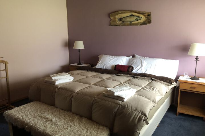 Room 4 of 52