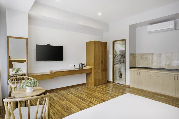 Room 2 of 9