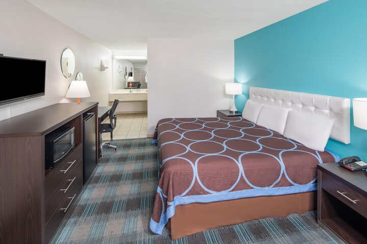 Room 8 of 26