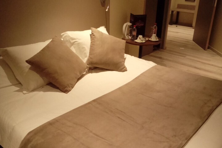 Room 7 of 42