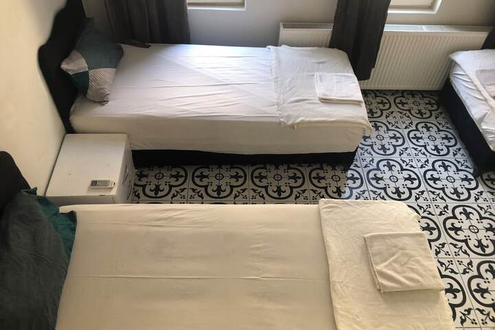 Room 73 of 137