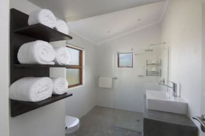 Room 2 of 5