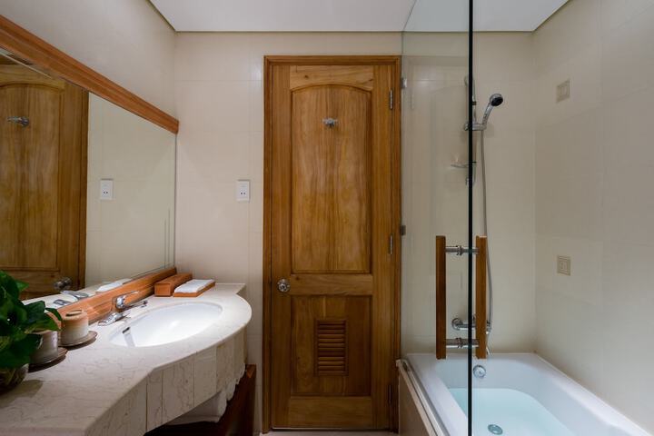 Room 30 of 63