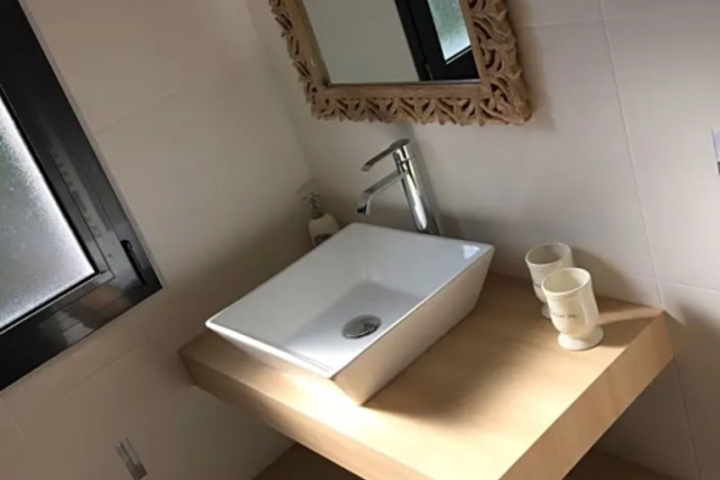 Room 8 of 15