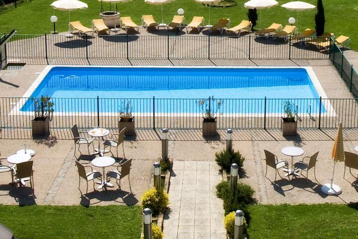 Pool Hotel