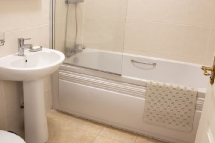 Room 4 of 20