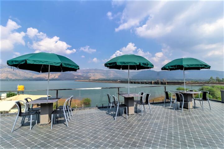 Terrace/Patio 2 of 6