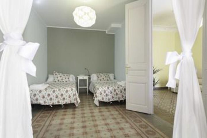 Room 7 of 19
