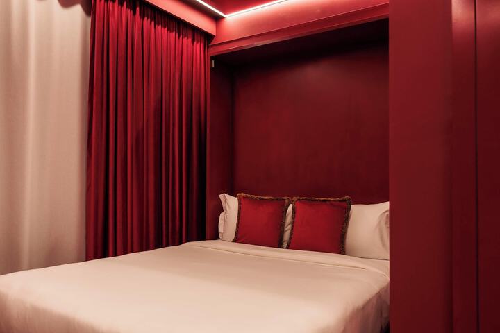 Room 50 of 141