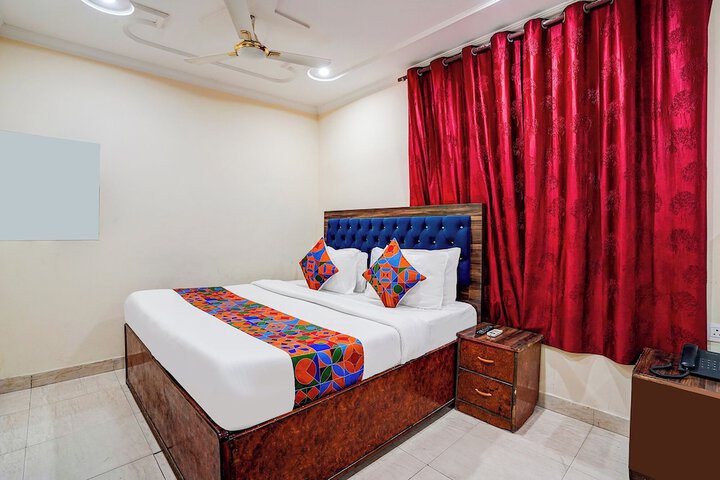 Room 15 of 37