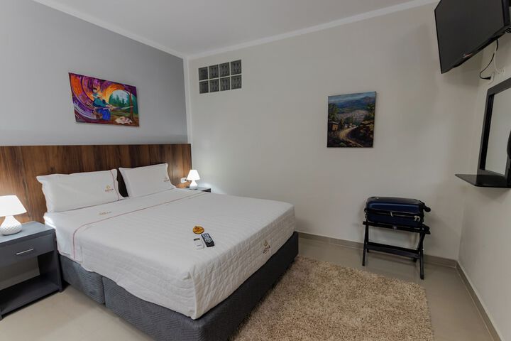Room 14 of 65