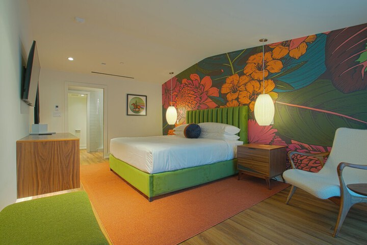 Room 15 of 28