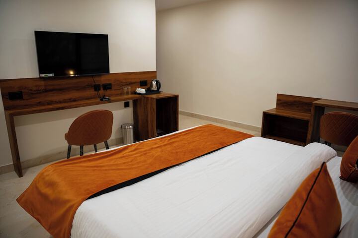 Room 16 of 31