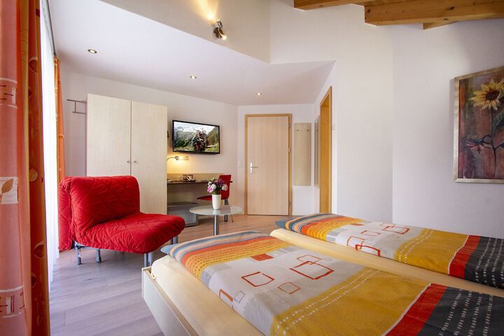 Room 10 of 36