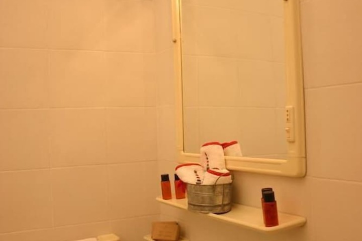 Room 21 of 30