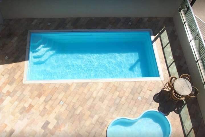 Pool 31 of 39