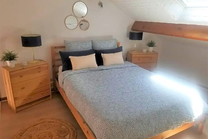 Room 2 of 12