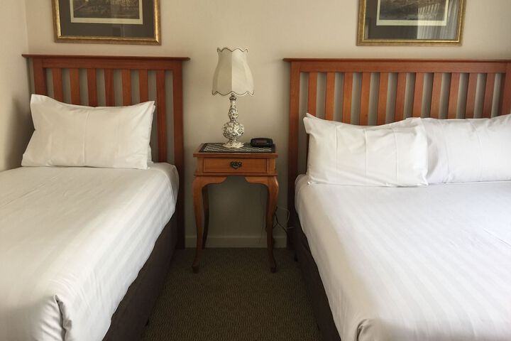 Room 16 of 41