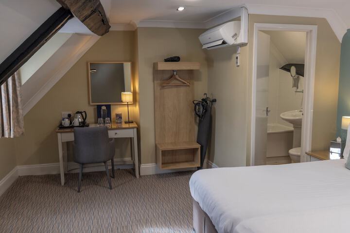 Room 47 of 101