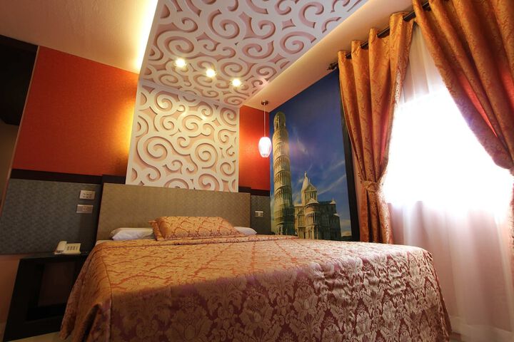 Room 26 of 40