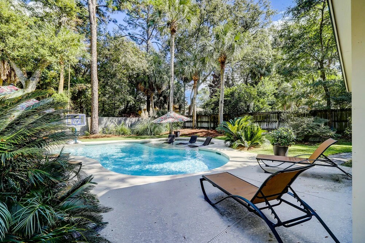 Pool 13 of 21